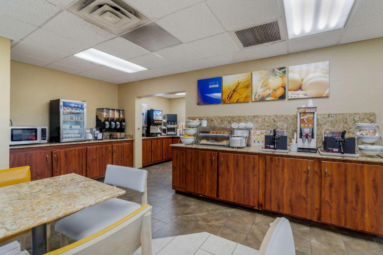 Comfort Inn Bismarck Exterior photo